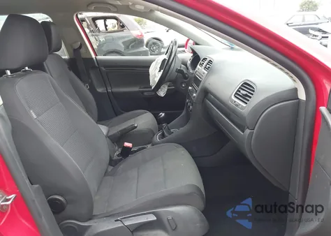 2013 Volkswagen Jetta Sportwagen 2.5L S z USA, uszkodzony, nr VIN 3VWKP7AJ4DM689321